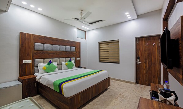Standard Room | Iron/ironing board, rollaway beds, free WiFi, bed sheets - Treebo JD Residency Mohali (Mohali)