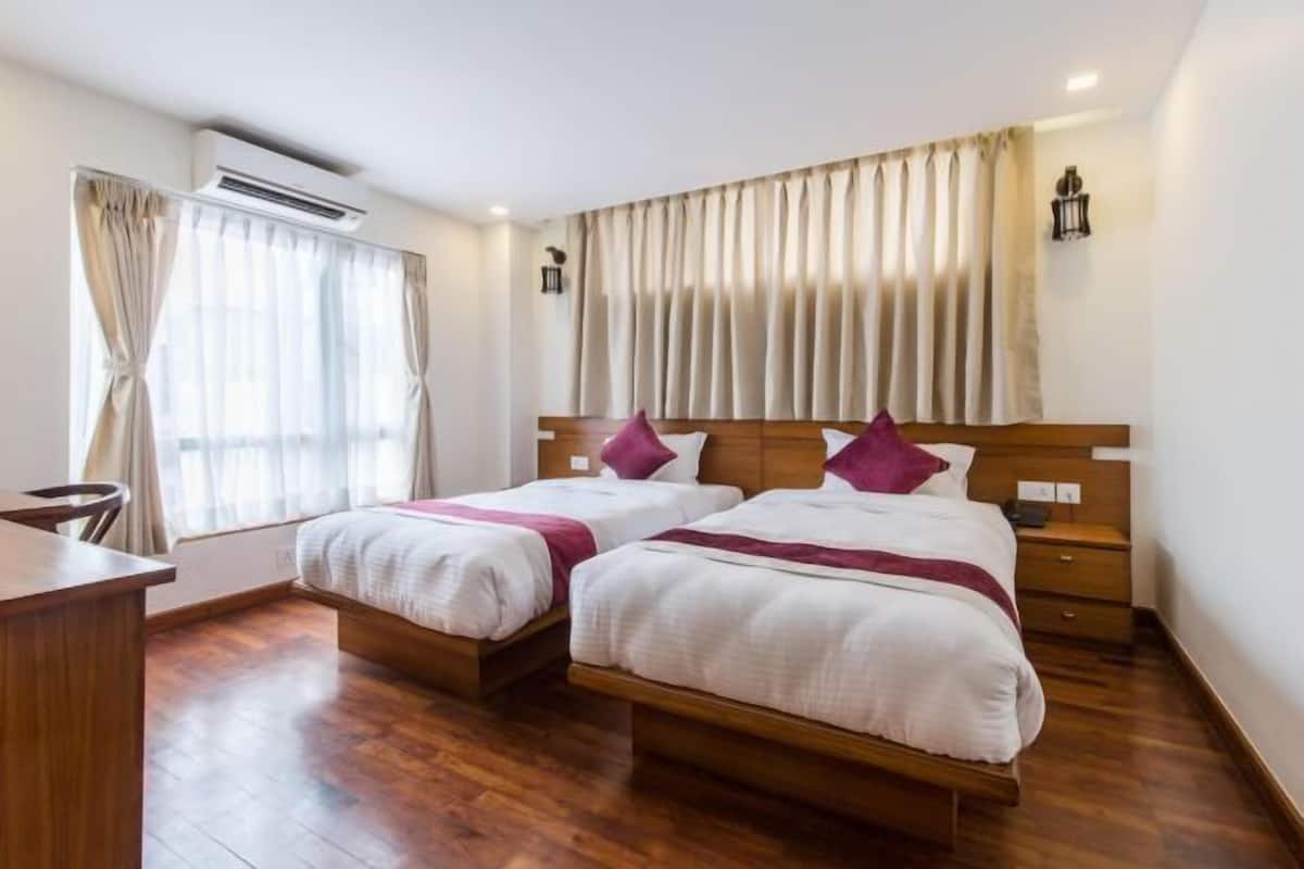 1 bedroom, Egyptian cotton sheets, premium bedding, down duvets