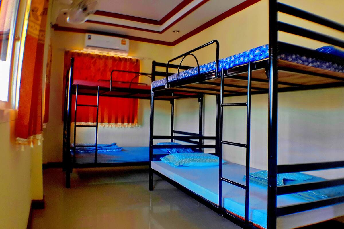 Economy Shared Dormitory, Mixed Dorm, Non Smoking | In-room safe, WiFi (free), bed sheets