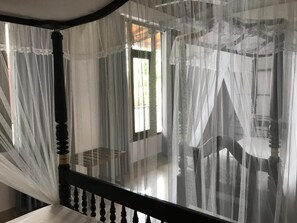 Luxe beddengoed, een minibar, een kluis op de kamer, gratis wifi