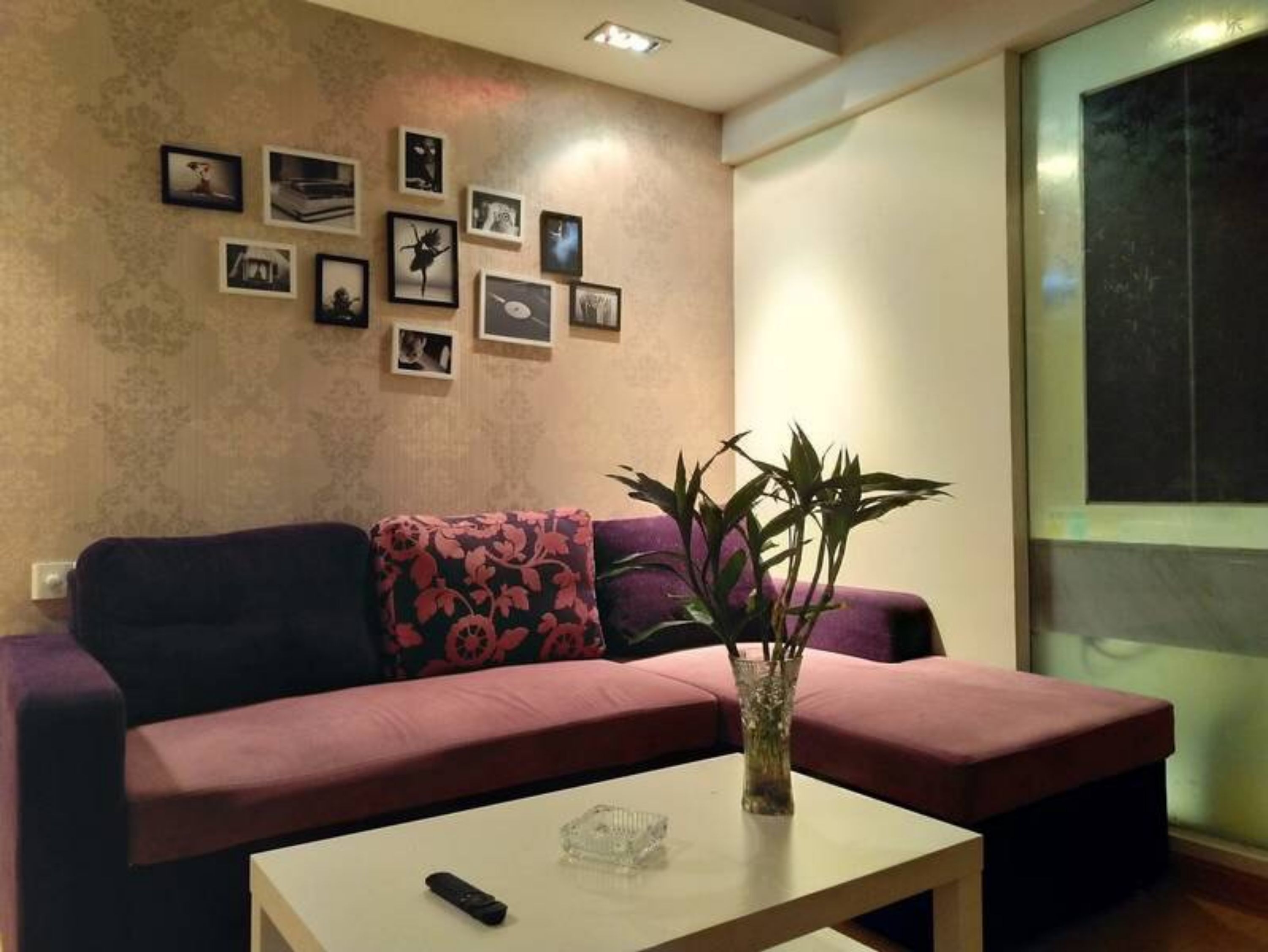 Schreibtisch, Verdunkelungsvorhänge, kostenloses WLAN