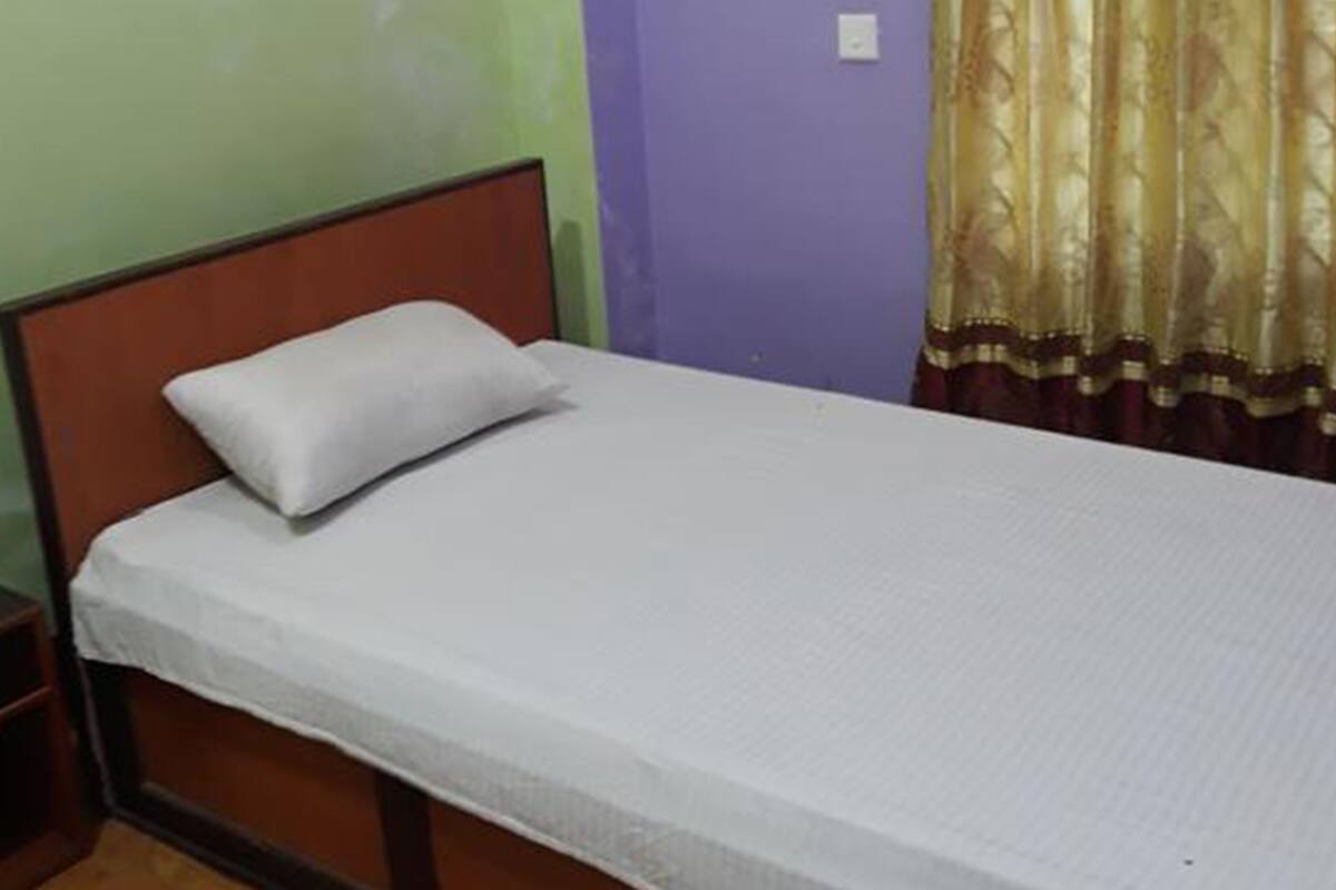 Habitación doble Deluxe, para no fumadores | 1 habitación, caja de seguridad en la habitación y escritorio