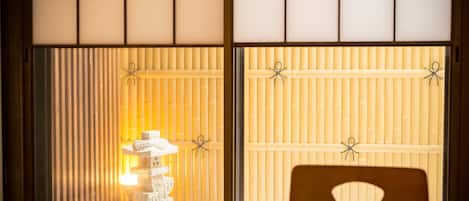 Private Vacation Home | Living room | Flat-screen TV