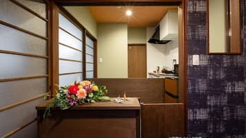 Private Vacation Home | 2 bedrooms, down duvets, free WiFi, bed sheets