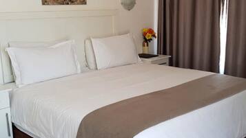 Deluxe Double or Twin Room | In-room safe, iron/ironing board, free WiFi, bed sheets