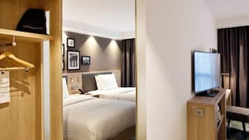 Twin Room, 2 Twin Beds | In-room safe, blackout drapes, soundproofing, free cribs/infant beds