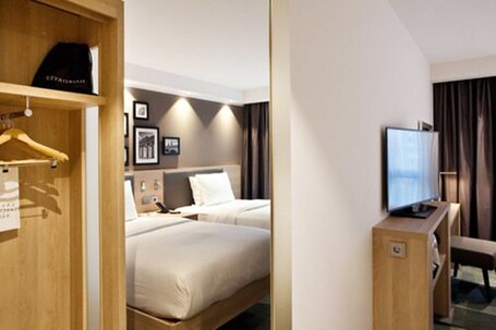 Hampton by Hilton Berlin City East Side Gallery - view 2