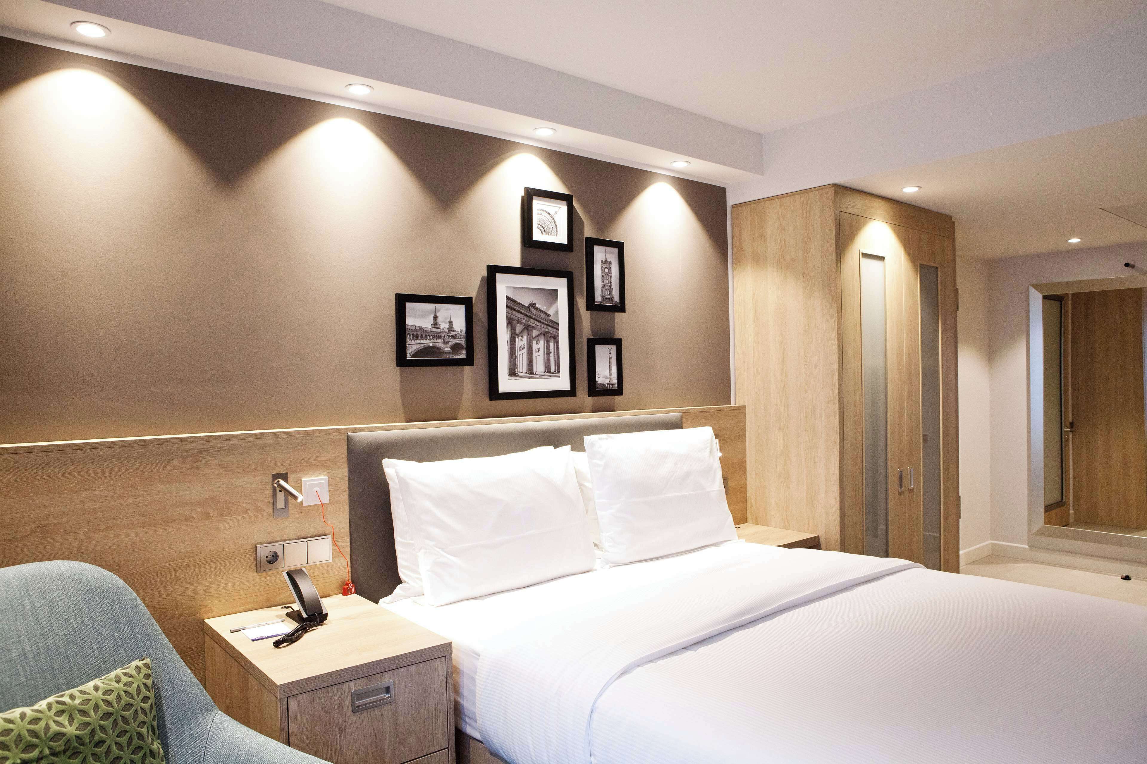 room, 1 queen bed, accessible | in-room safe, blackout curtains, soundproofing, free cots/infant beds