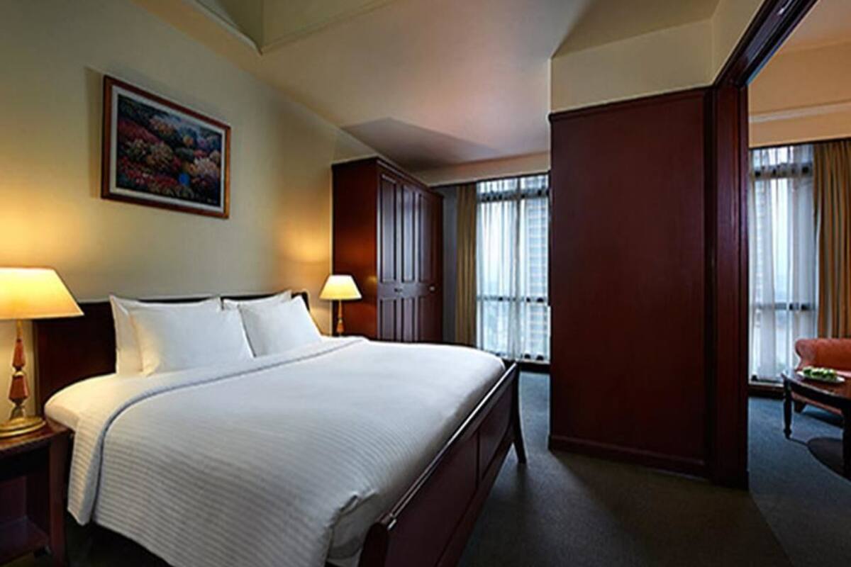 Desk, iron/ironing board