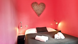Apartment, 1 Bedroom, Non Smoking | 1 bedroom, desk, iron/ironing board, WiFi (free) - Ghibellina 121 - Keys OF Italy (Florence)
