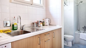 Apartment, 1 Bedroom, Non Smoking | Private kitchen | Espresso maker, coffee/tea maker, full-size fridge, oven - Ghibellina 121 - Keys OF Italy (Florence)