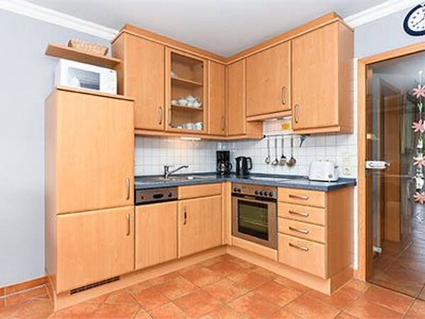 Køleskab, mikrobølgeovn, ovn, opvaskemaskine