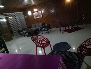 Restaurant - Hotel Kameng (Papumpare)