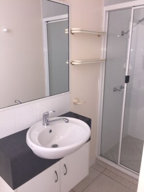 Douche, douche cascade, articles de toilette (gratuits)