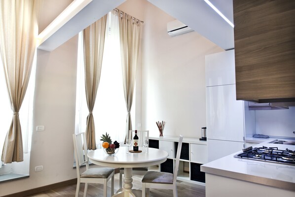 Lägenhet - 2 sovrum - icke-rökare | Vardagsrum | Platt-tv