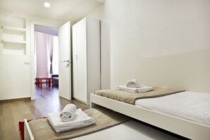 Apartment, 2 Bedrooms, Non Smoking | 2 bedrooms, individually decorated, individually furnished, desk - Ginori 40 - Keys OF Italy (Florence)