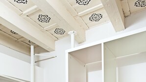Apartment, 2 Bedrooms, Non Smoking | 2 bedrooms, desk, iron/ironing board, WiFi (free) - Ginori 40 - Keys OF Italy (Florence)
