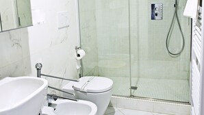 Apartment, 2 Bedrooms, Non Smoking | Bathroom | Shower, rainfall showerhead, free toiletries, hair dryer - Ginori 40 - Keys OF Italy (Florence)