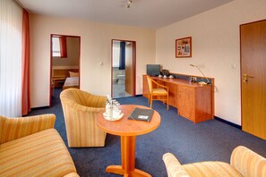 Single Room | Desk, rollaway beds, free WiFi, bed sheets