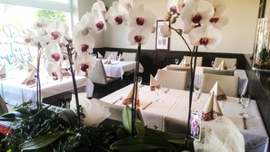 Daily buffet breakfast (EUR 8.5 per person)