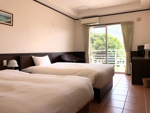 Minibar, desk, soundproofing, free WiFi - Painushima Resort Coral Fish (Ishigaki)