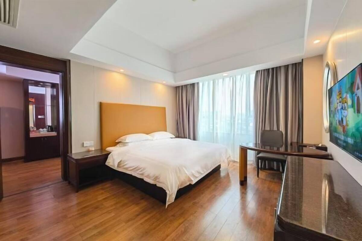Desk, blackout drapes, WiFi (free), bed sheets