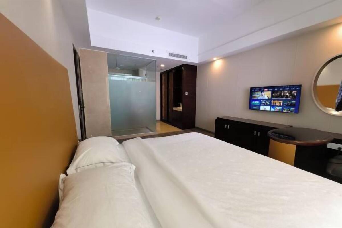 Desk, blackout drapes, WiFi (free), bed sheets