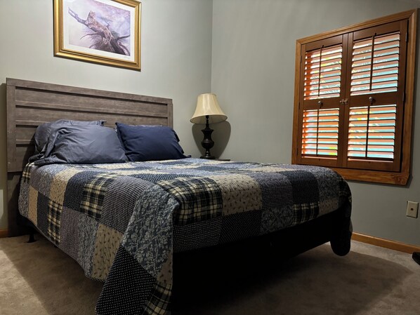 3 bedrooms, iron/ironing board, free WiFi, bed sheets