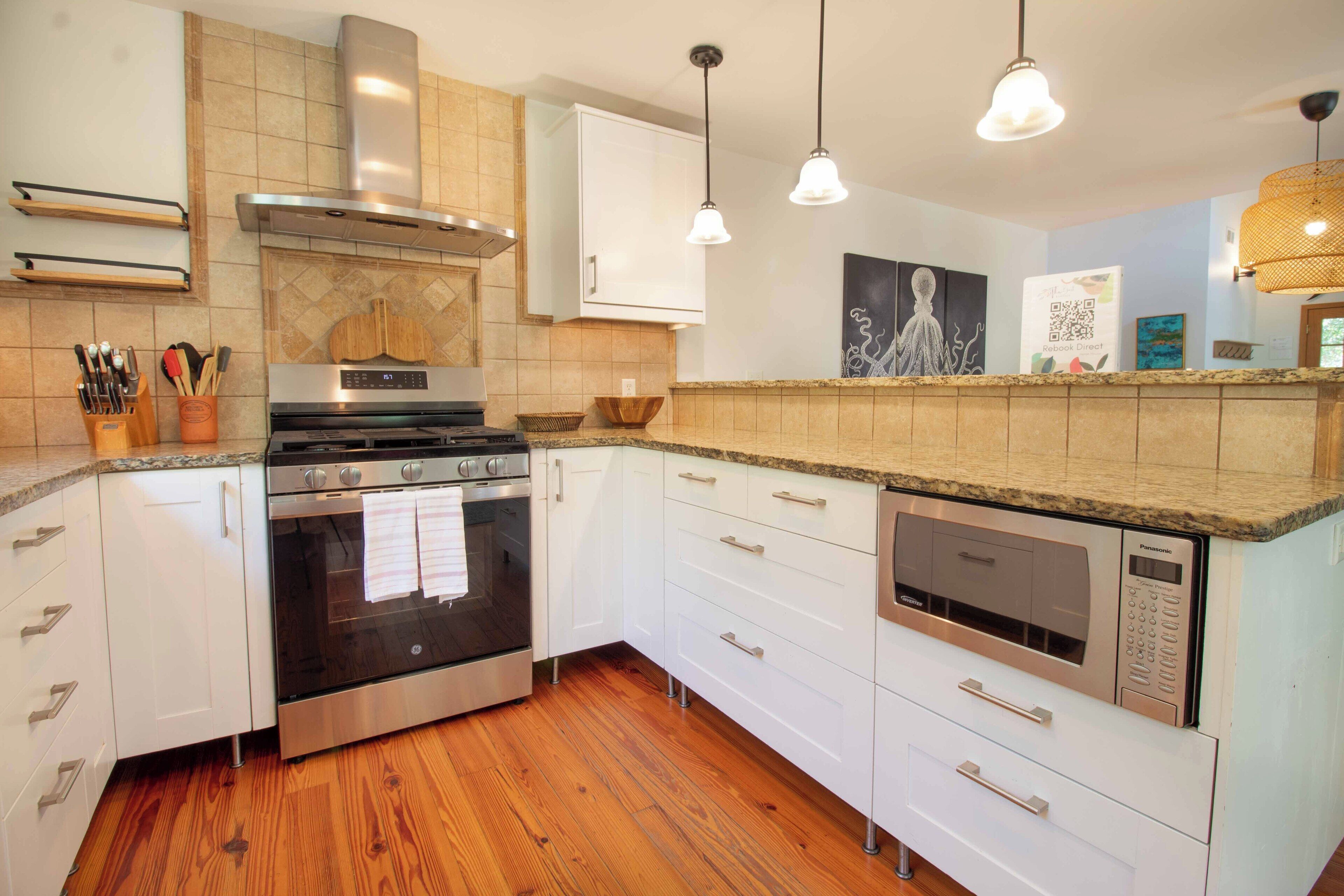 Refrigerador, microondas, horno, placa de cocina