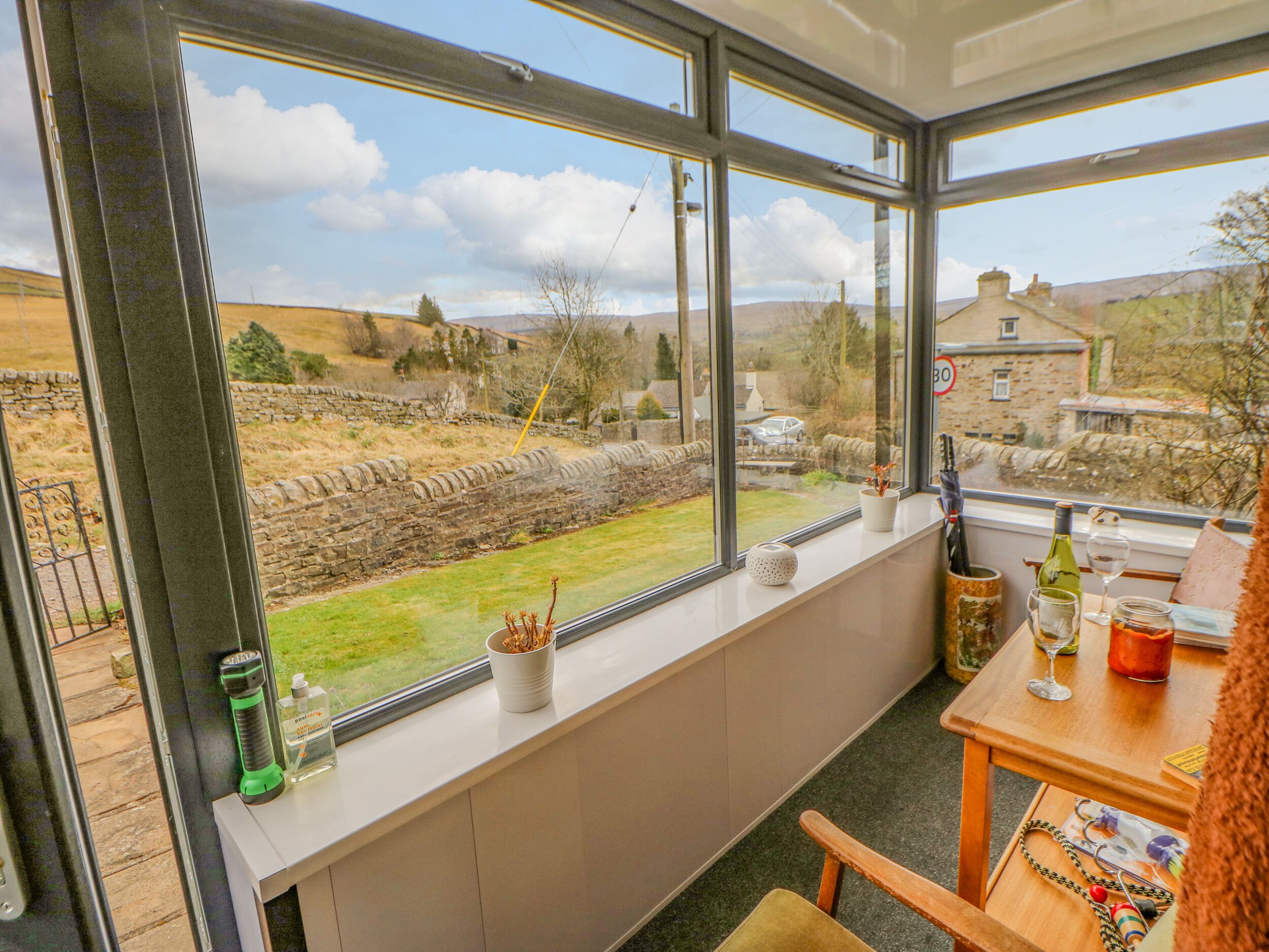 المنشأة من الداخل