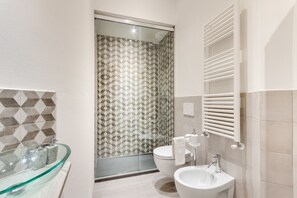 Appartement, 1 grand lit et 1 canapé-lit, non-fumeur | Salle de bain