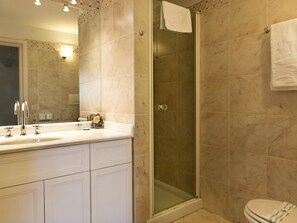 Apartment, 1 Bedroom, Non Smoking | Bathroom | Combined shower/tub, deep soaking tub, rainfall showerhead - Portarossa 12 - Keys of Italy (Florence)