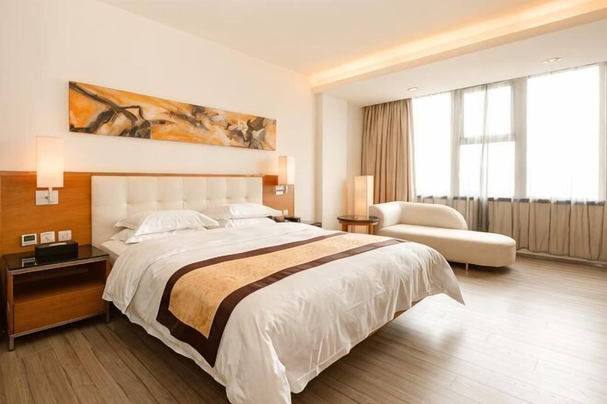Minibar, in-room safe, desk, blackout curtains