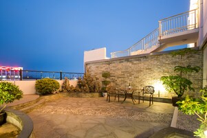 花園套房 | 迷你吧、房內夾萬、書桌、遮光窗簾/窗簾