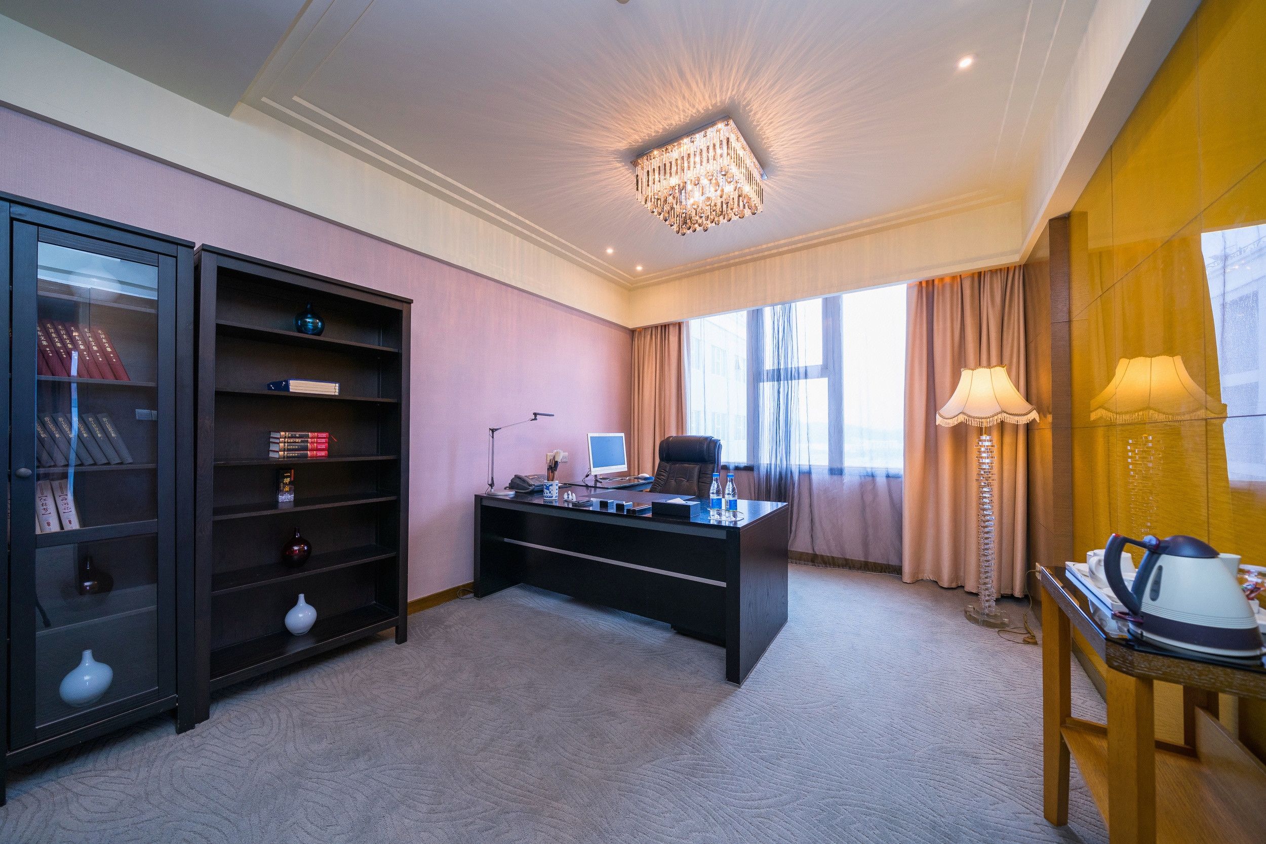 design suite | living area | 37-inch flat-screen tv with cable channels, tv, pay films