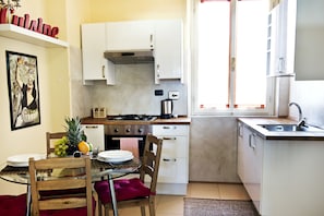 Classic Apartment, 1 Bedroom, Non Smoking | Private kitchen | Full-sized fridge, oven, stovetop, espresso maker