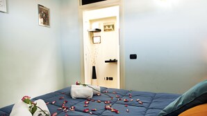 Classic Apartment, 1 Bedroom, Non Smoking | 1 bedroom, desk, iron/ironing board, free WiFi - ROMA 6 - KEYS OF ITALY - Duomo view (Florence)