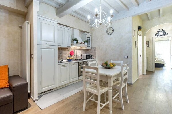 Apartment, 1 Schlafzimmer, Nichtraucher | Eigene Kochnische | Kühlschrank, Mikrowelle, Ofen, Herdplatte