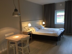 Blackout drapes, free WiFi, bed sheets - Vallabiten Apartments via Hotel Esplanad (Växjö)