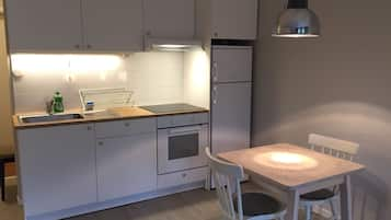 Studio, 2 eenpersoonsbedden | Privékitchenette | Een koelkast, een magnetron, een kookplaat