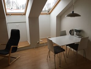 Blackout drapes, free WiFi, bed sheets - Vallabiten Apartments via Hotel Esplanad (Växjö)