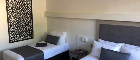 1 habitación, decoración personalizada y muebles diferentes