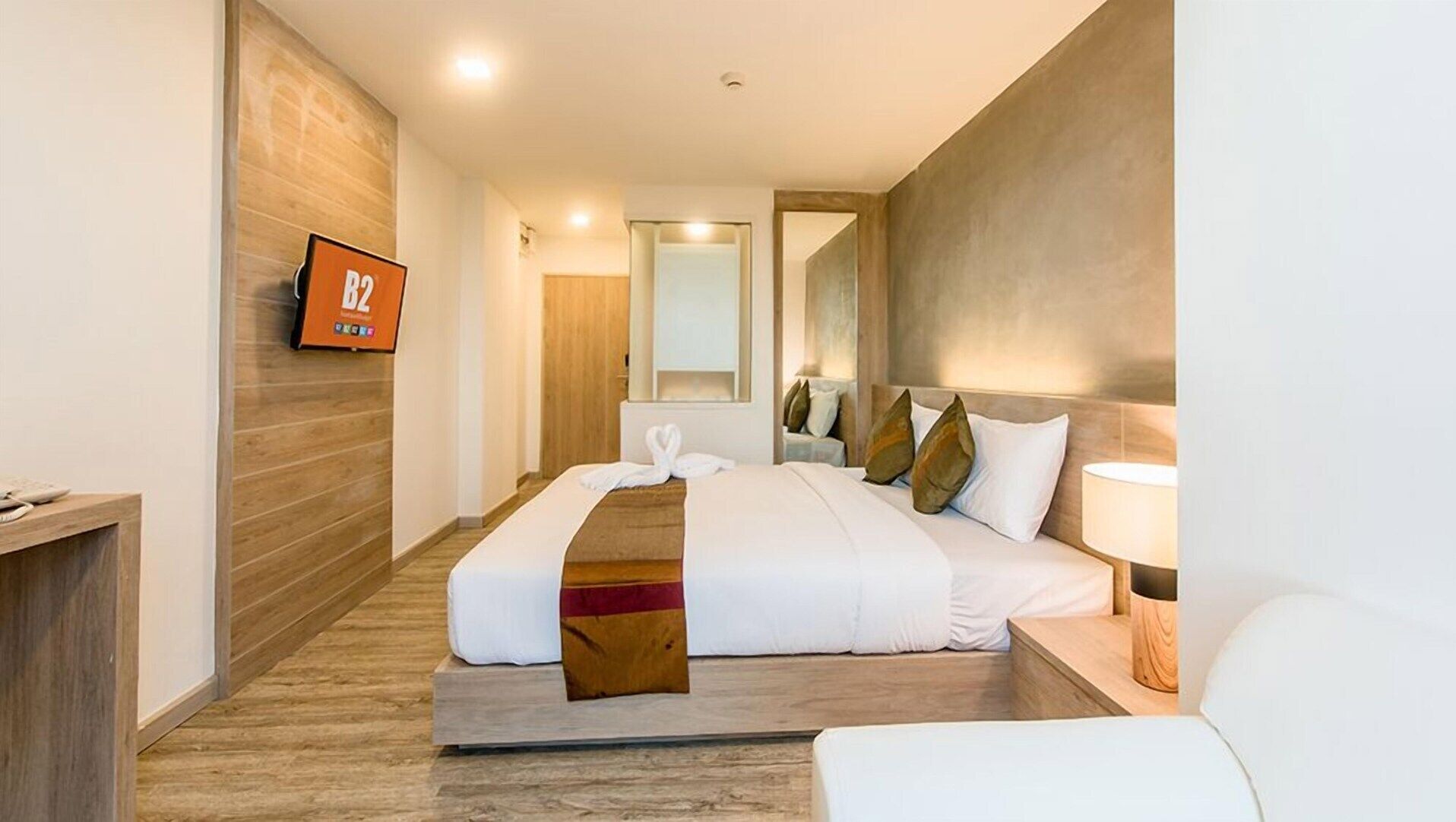 Escritorio, cortinas blackout, wifi gratis y ropa de cama 
