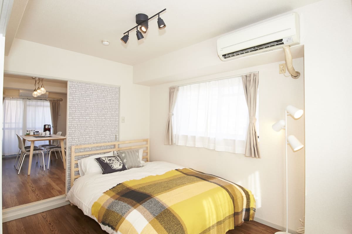 Apartment Room 701 | Free WiFi, bed sheets