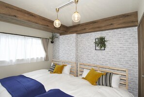 Free WiFi, bed sheets - MAX Ebisu (Osaka)