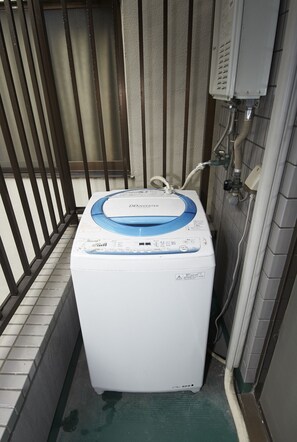 Apartment Room 701 | Bathroom amenities | Separate tub and shower, deep soaking tub, free toiletries, hair dryer - MAX Ebisu (Osaka)