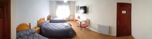 Habitación triple | Wifi gratis y ropa de cama