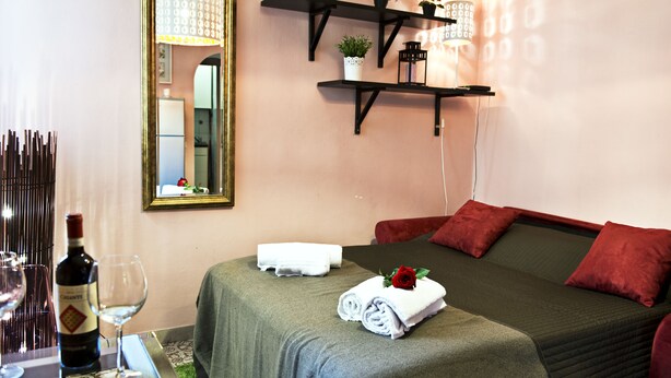 Apartment, 1 Queen Bed, Non Smoking | Desk, WiFi (free), individually decorated, individually furnished - Vacchereccia 3 - Keys of Italy (Florence)