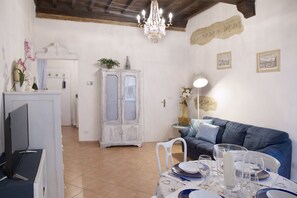 Apartment, 1 Schlafzimmer, Nichtraucher | Wohnbereich | Flachbildfernseher