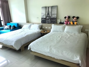 华丽四人房 (Star) | 办公桌、遮光窗帘、隔音、折叠床/加床（额外收费）